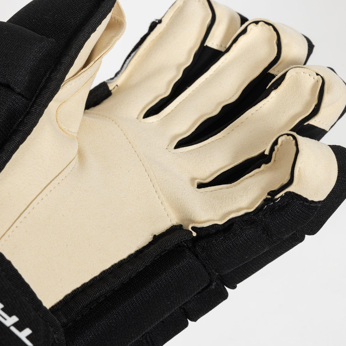 TRUE Classic Fit Pro 4-Roll Senior Hockey Glove