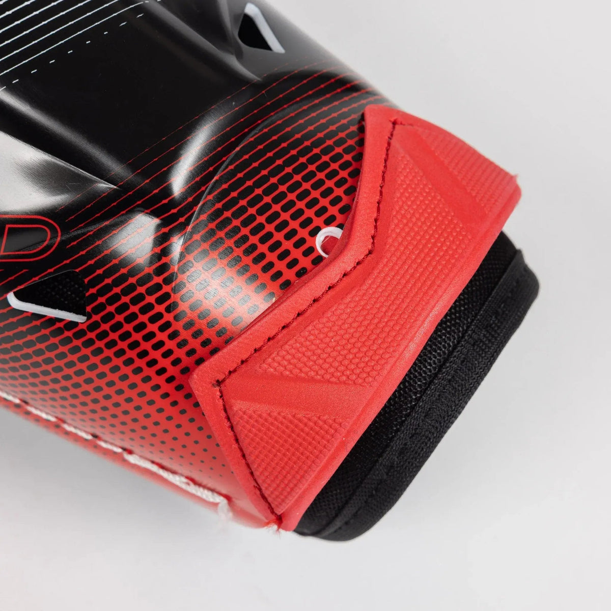 CCM JetSpeed FT880 Shin Guards