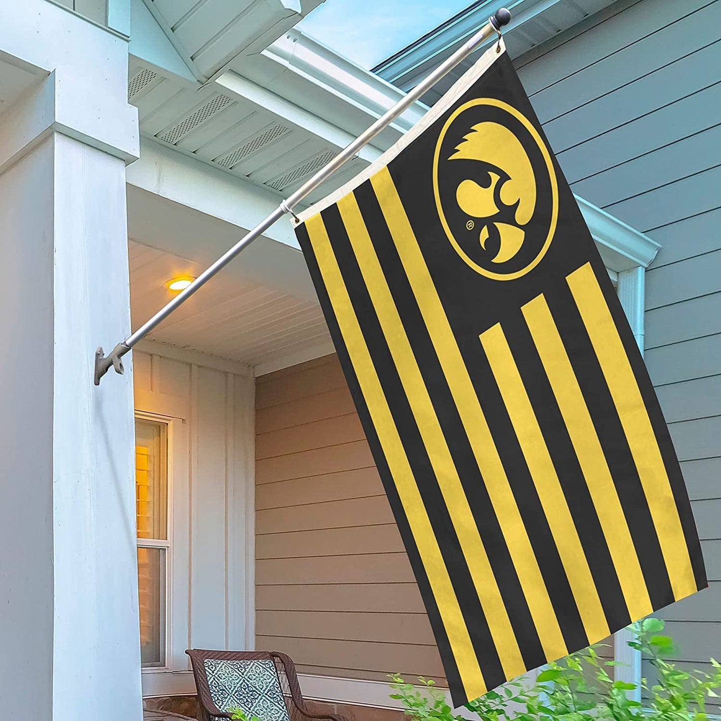 University of Iowa Hawkeyes Flag Banner 3x5 Feet Metal Grommets Nation Design