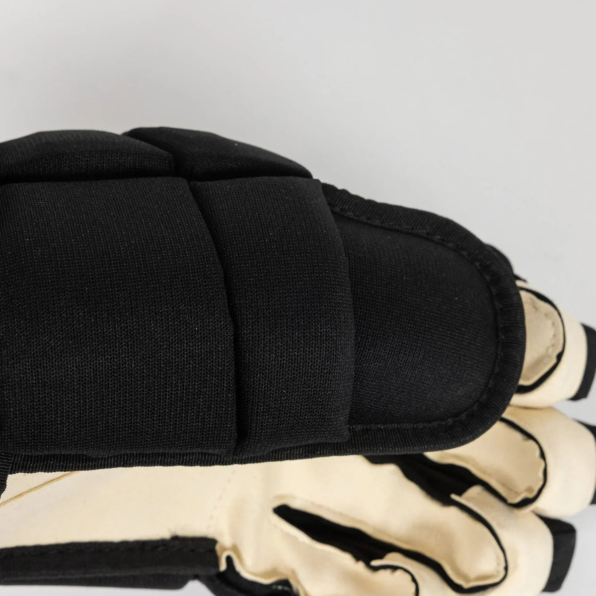 TRUE Classic Fit Pro 4-Roll Senior Hockey Glove