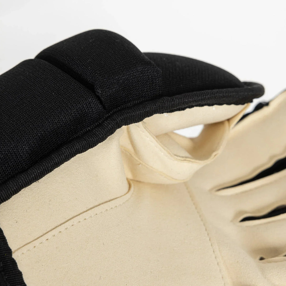 TRUE Classic Fit Pro 4-Roll Senior Hockey Glove