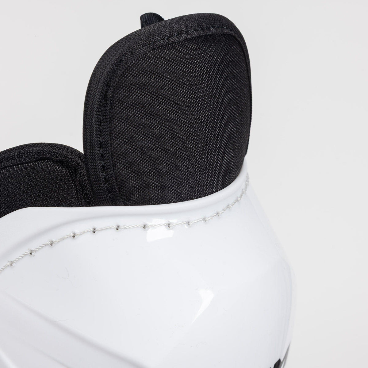 CCM JetSpeed FT880 Shin Guards